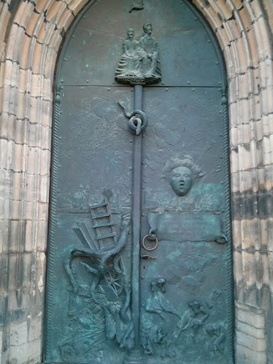 Eingangsportal Johannes Kirche