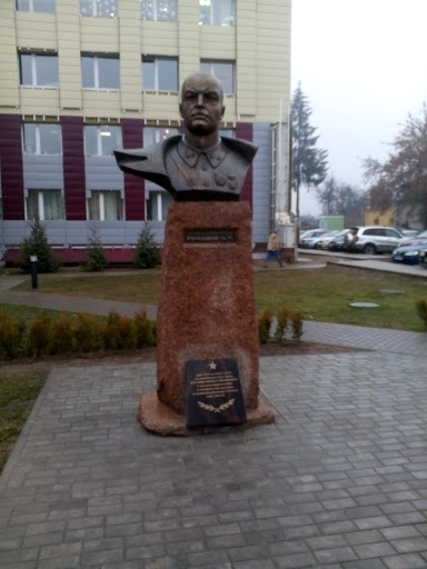 Памятник Романову М. Т.