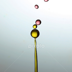 Billiard by Parjiyo Suwardi - Abstract Water Drops & Splashes