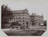 Gezicht op Hillmann's Hotel te Bremen