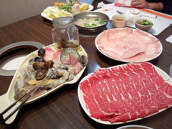 我們都在這談心，饌神涮涮鍋 :D