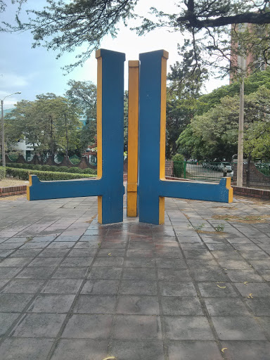 Monumento a las Banderas Club Leon