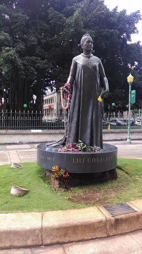 Queen Lili'uokalani Statue