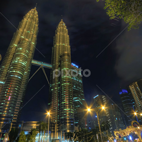 KLCC by Dak Debab Photoholic - Buildings & Architecture Architectural Detail