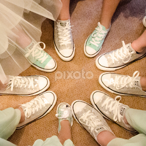 Fresh kicks by Jess Anderson - Wedding Details