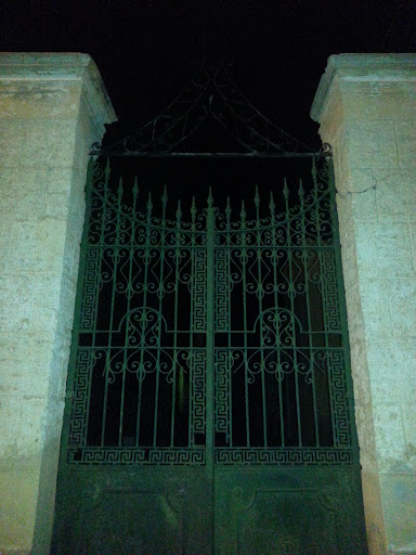 Puerta Cementerio San Jose 