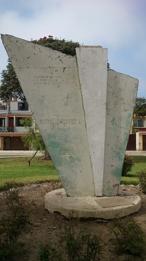 Monumento A Rafael Escardo
