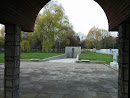 Pomnik Ofiarom Holokaustu 