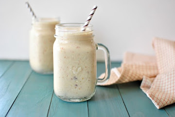 Honeyed Peach and Date Smoothie