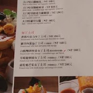 鯊魚咬吐司