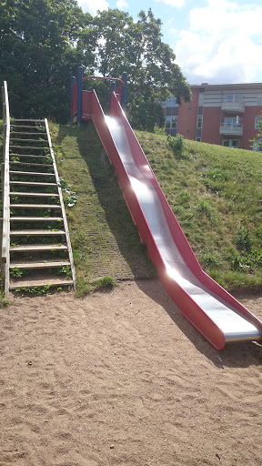 Narrow Slide