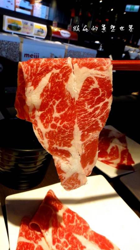 滿堂紅頂級麻辣鴛鴦鍋吃到飽！明統百貨觀景餐廳！