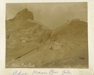 Poort door de bergpas van Aden