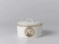 Suikerpot met voorstellingen van het Gevecht bij Ouderkerk aan de Amstel en Pieter Leonard van der Kasteele