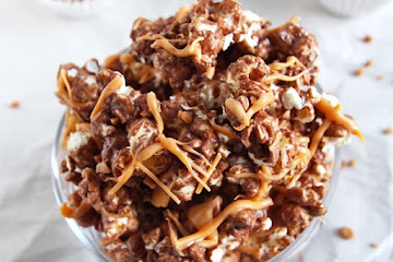 Toffee Butterscotch Popcorn Munch