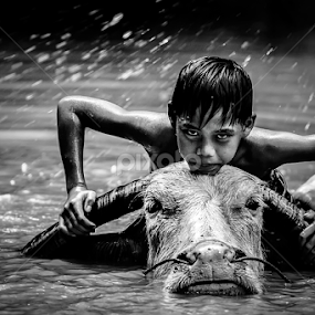 two faces by Ari Yuliarso - Black & White Portraits & People