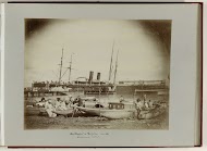 Lokale bevolking bij postboten en korjalen aan de Surinamerivier