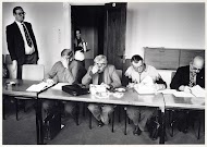 Wachtend op minister Van Aardenne