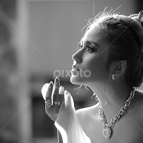 Maya by Akhi Q-Moet - People Portraits of Women