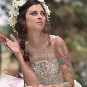 Snow White by Teddy IP - People Fashion
