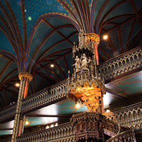 La chaire dans la Basilique Notre-Dame de Montréal by Michael Sharp - Buildings & Architecture Places of Worship