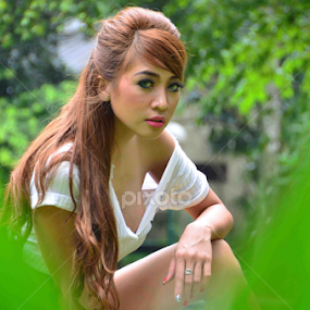 Beauty in The Garden by Soen Photoworks - People Portraits of Women