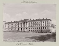 Paleis van de Raad van State in Helsinki op het Senaatsplein.