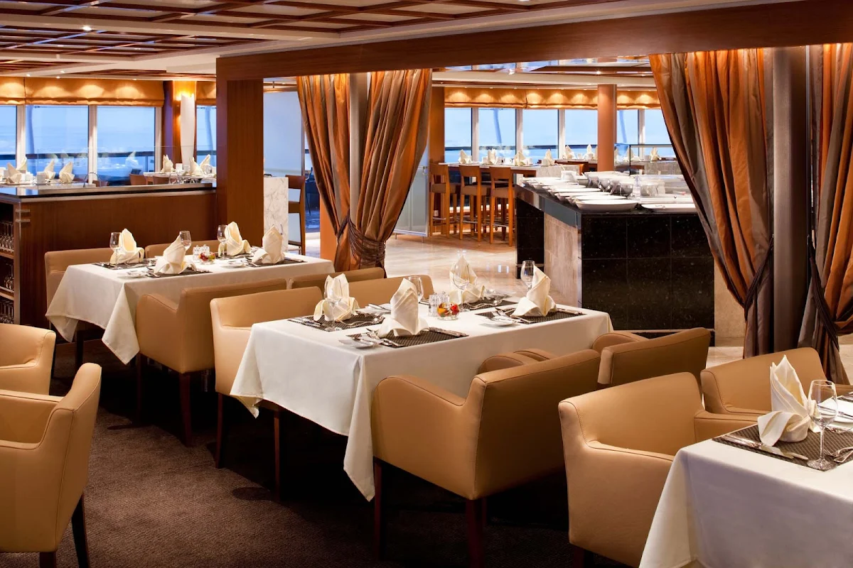 Seabourn_Odyssey_Sojourn_Quest_The_Colonnade-2 - The Colonnade serves regionally themed, bistro-style meals in a casual yet stylish setting aboard Seabourn Quest. It's open for breakfast, lunch and dinner.