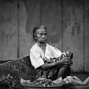 Expectation by Rah Juan - Black & White Street & Candid