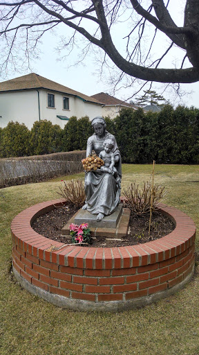 Mother and Baby Statue
