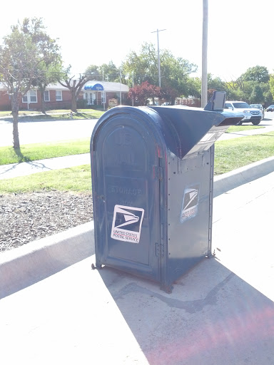 US Post Office, E Harry St, Wichita