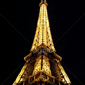 Eiffel at night by Travellingross ! - Buildings & Architecture Public & Historical