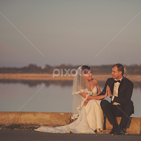 love by Iulian Besliu - Wedding Bride & Groom