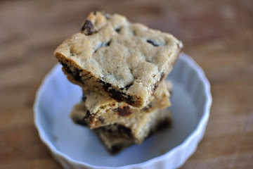 Oatmeal Chocolate Chunk Bars