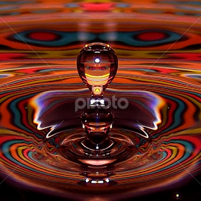 by John Geddes - Abstract Water Drops & Splashes