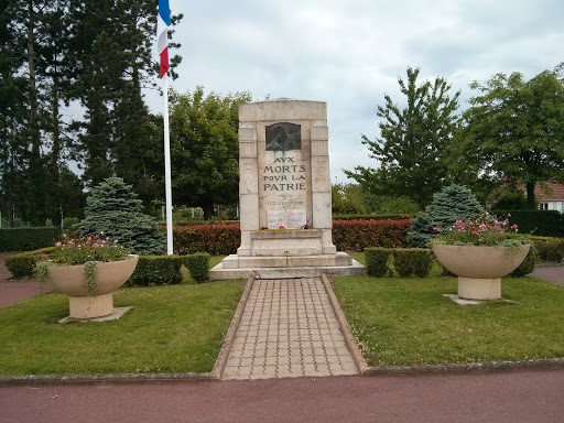 Monument Aux Morts Ouzouer Sur Loire