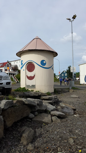 Smiling Dog Tower, Húsavík