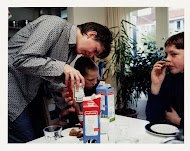 Het oude huis van Irene en Victor: aan tafel
