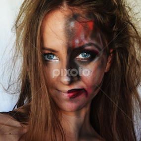 devil or angel? by Bianca Oana - People Portraits of Women
