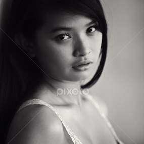 by Januar D - Black & White Portraits & People