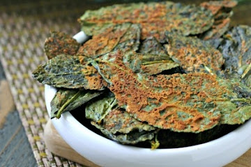 Spicy Nacho Kale Chips {Vegan, Paleo}