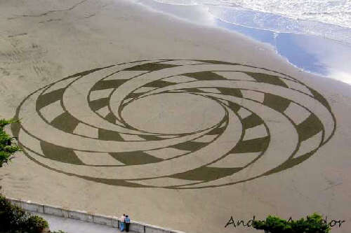 Foto Karya Lukis Dari Pasir Pantai yang Sangat Memukau