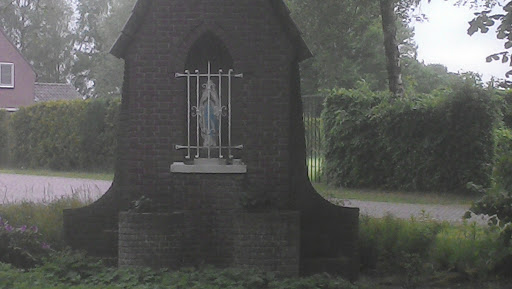 St. Mary's Statue, Vloeiend