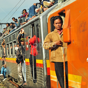 kereta api jabotabek 3 by Ahmad Yahya - Transportation Trains