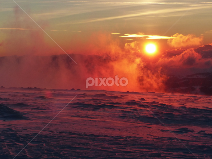 Winter sunrise in Călimani by Cristian Vidrașcu - Landscapes Sunsets & Sunrises