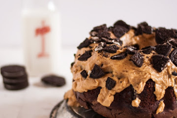 Oreo Cake with Peanut Butter Frosting