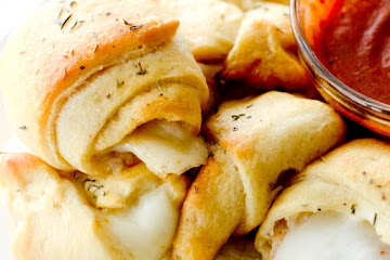 Pepperoni Pizza Puffs