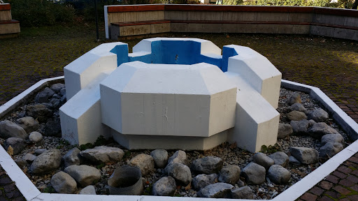 Weissblauer Brunnen