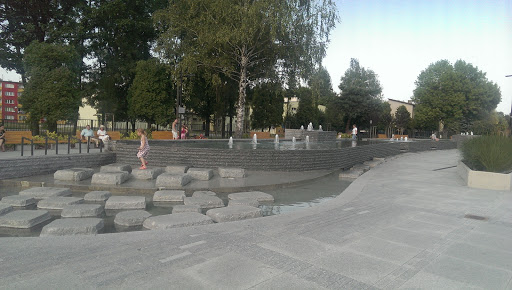 Oświęcim -  Fontanna Na Placu Pokoju