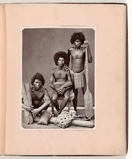 Portret van drie onbekende mannen afkomstig van het eiland Serua